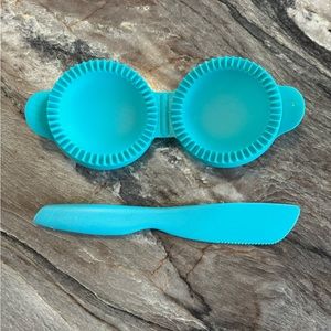 Tupperware sandwich sealer and knife